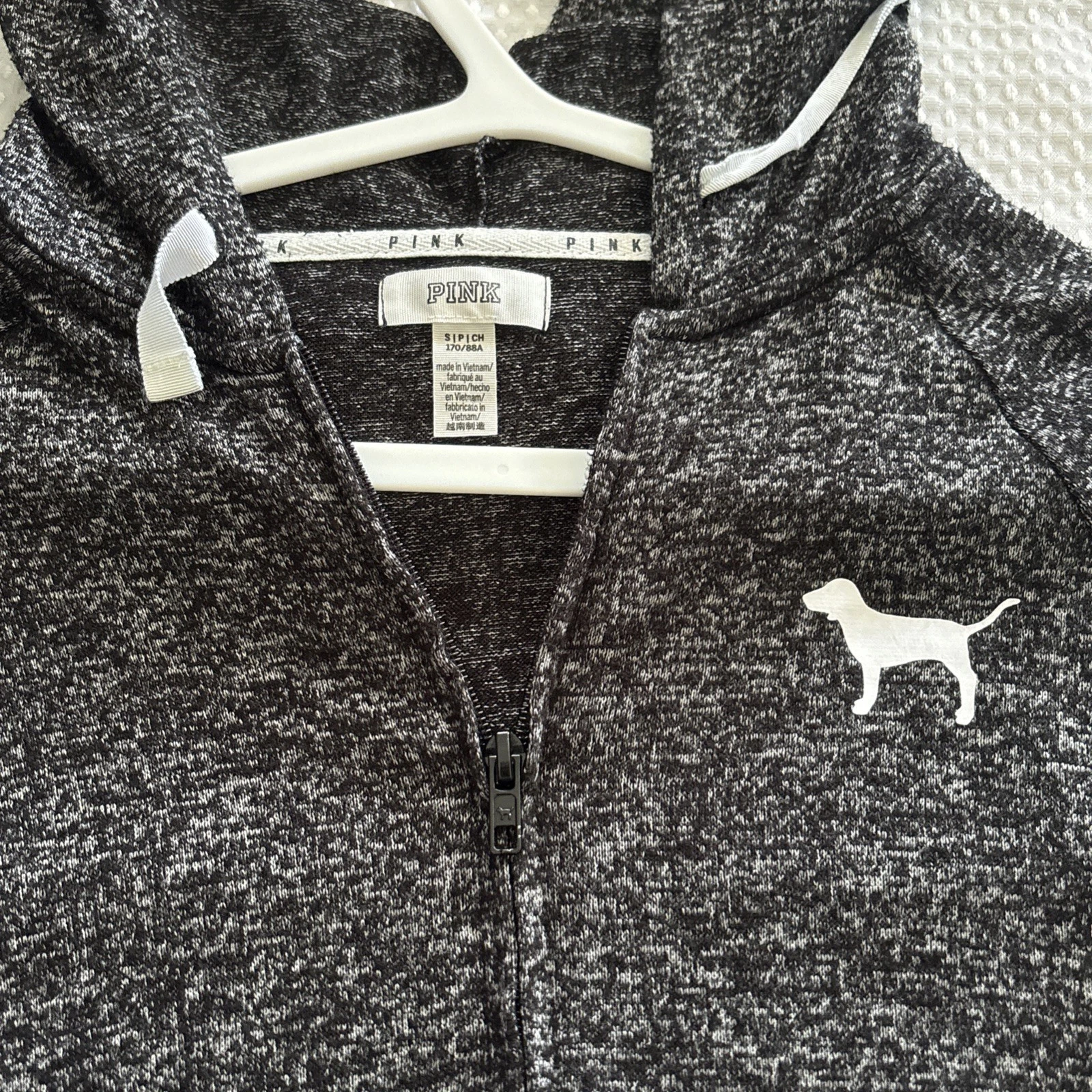 UNDERCOVER Felpa con cappuccio e zip Victoria's Secret ROSA bianca e nera taglia S