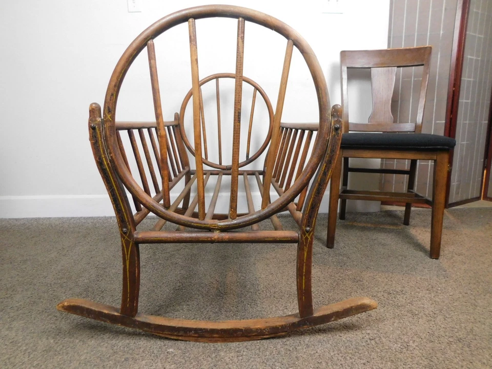Antigua CUNA MECEDORA Jenny Lind de madera curvada hecha a mano de 39" W de la década de 1890 en muy buena condición Foto 3 de 4