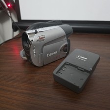 Canon DC320 Handheld DVD-RW Camcorder Silver Tested W Battery And Charger