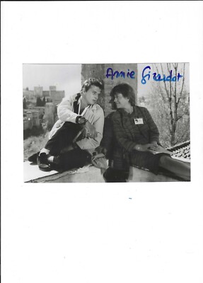 Original Autogramm von Annie Girardot auf Filmfoto