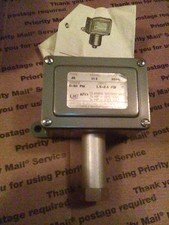 NEW United Electric Type J6 Model 354 Differential Pressure Switch
