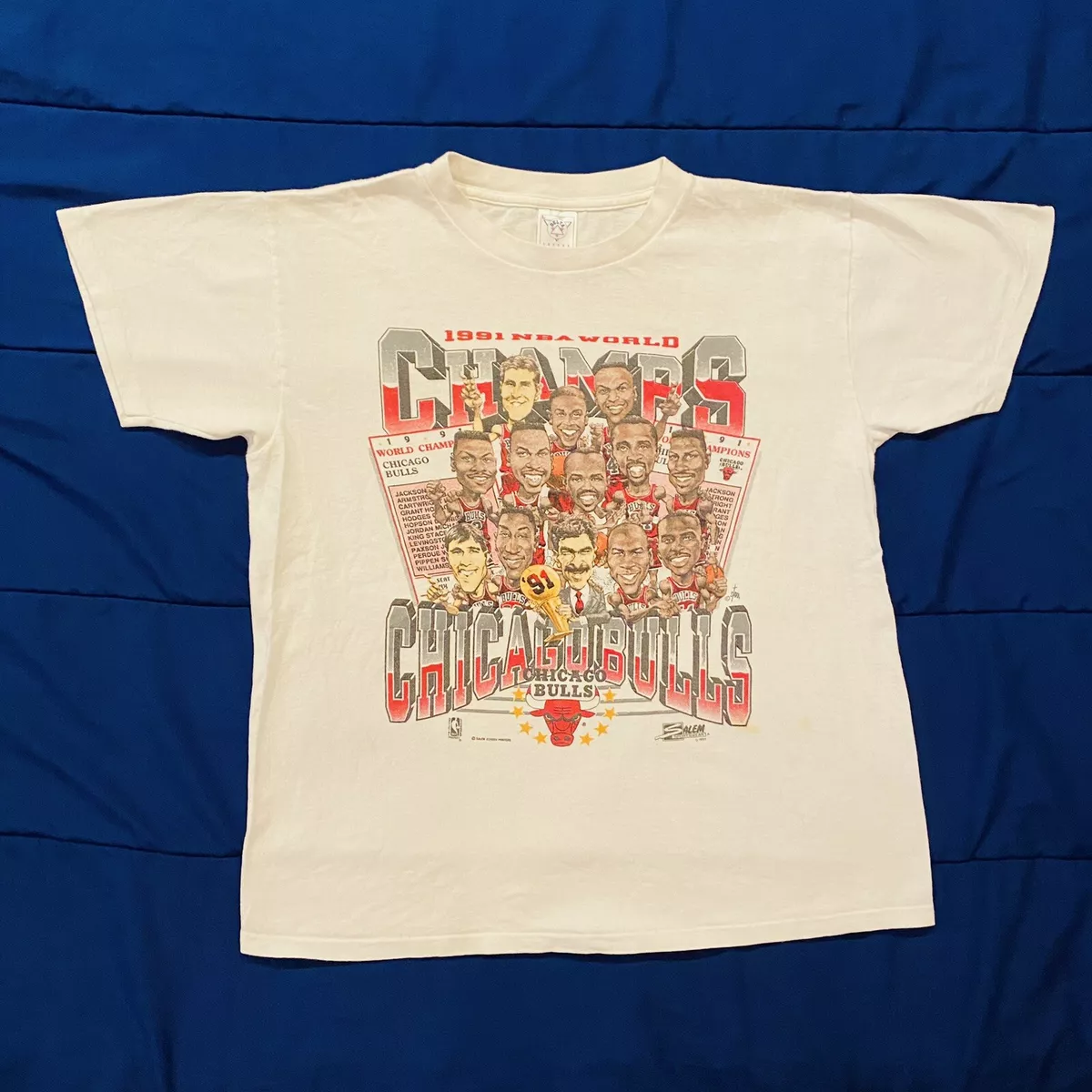 Mitchell and Ness Men's Chicago Bulls NBA 1991 Champions Graphic T-Shirt in White/White Size Medium | 100% Cotton