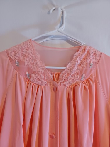 Vintage Shadowline Pink Nightgown & Robe Set size small .. beautiful condition - Picture 7 of 12