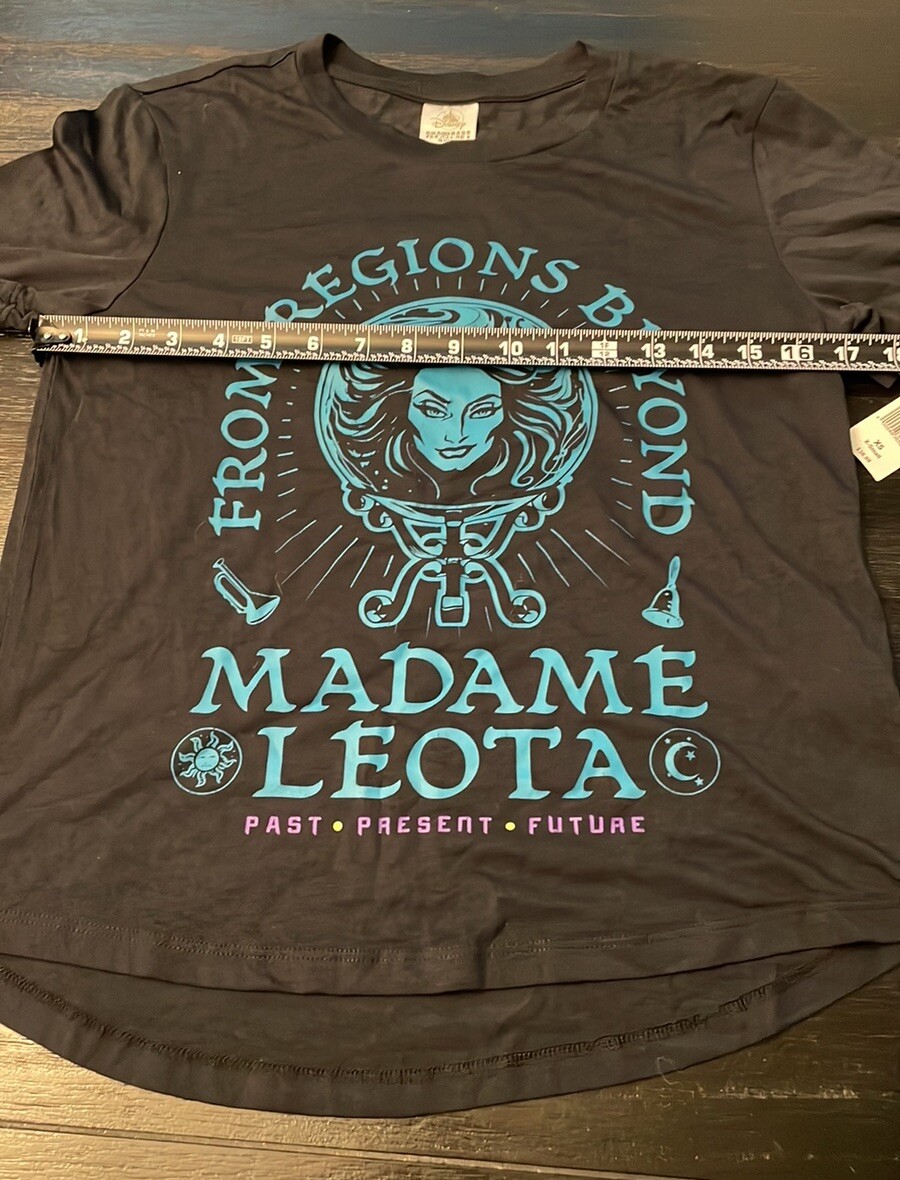 ☆US Disney Parks☆男女兼用 Haunted Mansion 長袖Tシャツ Disney Parks 2024 The Haunted Mansion Madame Leota Button