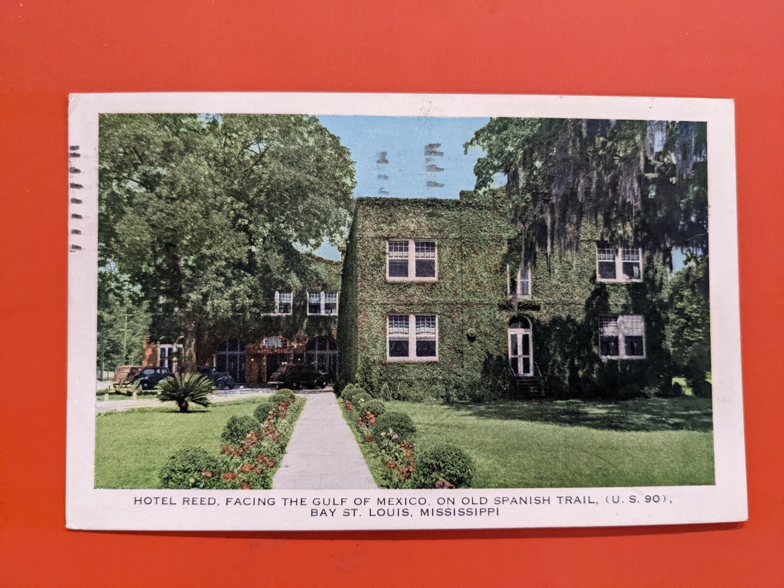 Postcard HOTEL REED, FACING THE GULF OF MEXICO BAY ST. LOUIS, MS P006A
