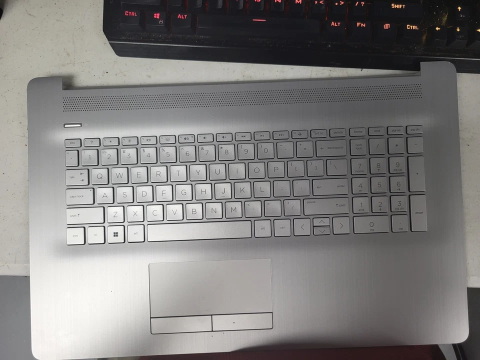 PORTATIL HP 17BY 17 FUNDA SUPERIOR REPOSAMANOS TECLADO RETROILUMINADO CON MONTAJE TOUCHPAD RARO Foto 3 de 4