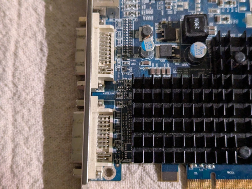 Sapphire ATI Radeon HD4350 1GB PCI Express Silent Graphics Card - Image 2 of 4