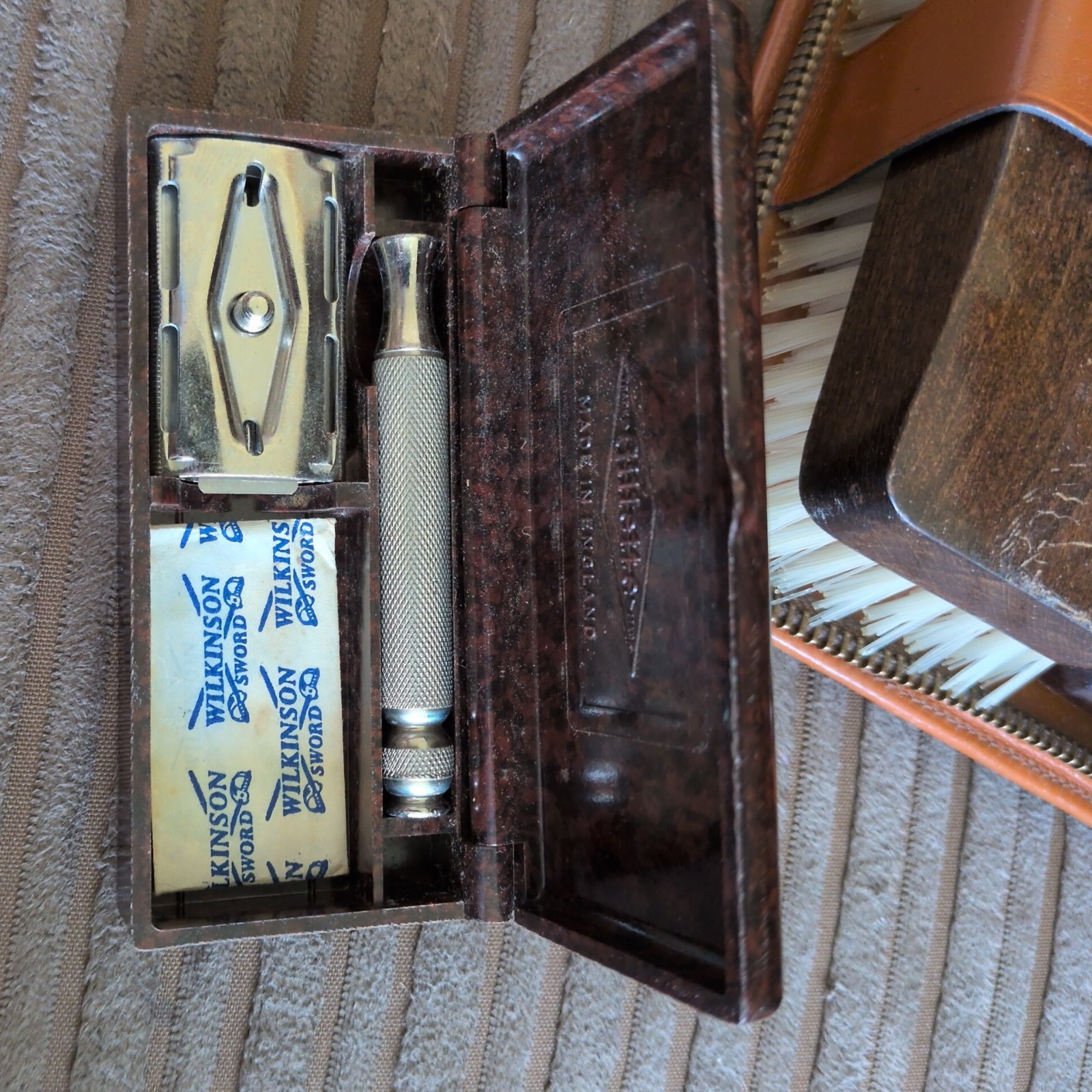 Vintage Personal Travel Grooming Kit In Leather Case image 5