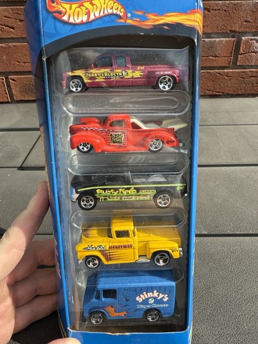 Hot Wheels House Calls Gift Pack - Retro 2000s - Picture 2 of 8