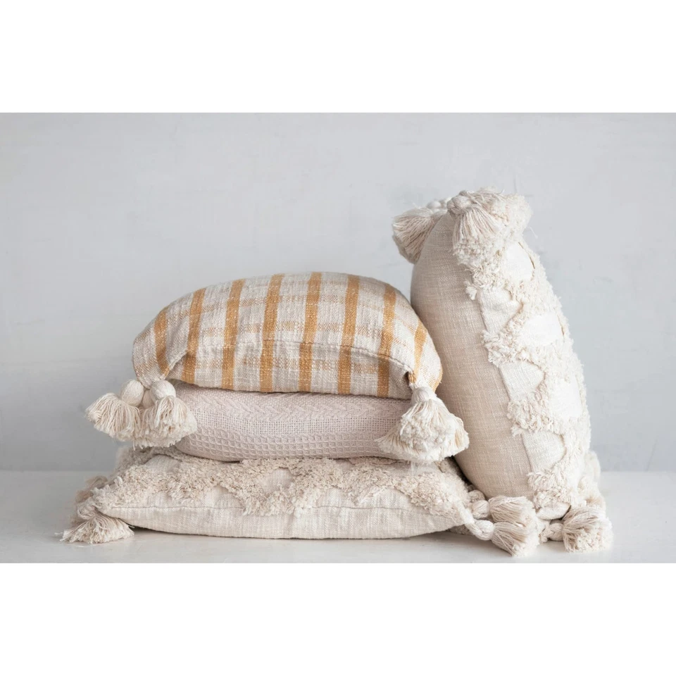 Woven Cotton Slub Plaid Pillow with Tassels - Imagem 2 de 2