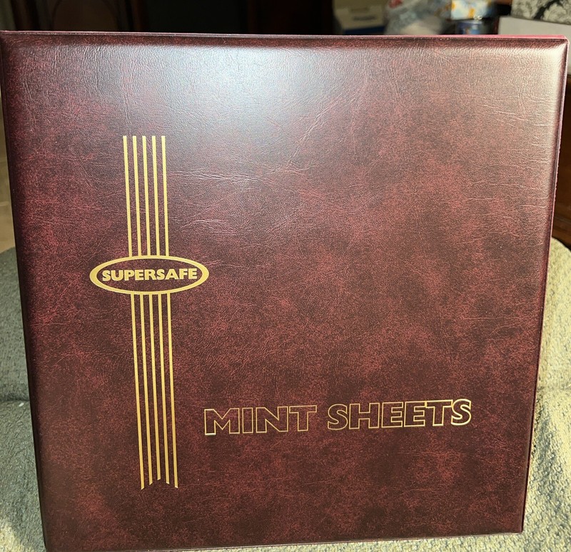 NEW Mint Stamp Sheet Binder 3 D Rings Will Hold 100 Pages By Supersafe - Red