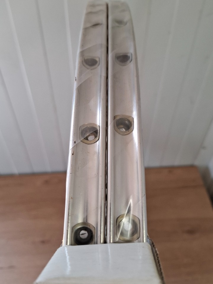 Paire De Jantes Campagnolo Record Strada 700c – 36 Trous – Modèle Tubular – NOS NIB