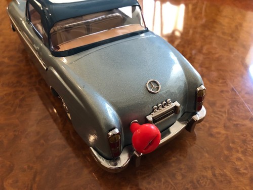 Vintage Schuco Rollfix 1085 | Mercedes-Benz 220 SE | Momentum Drive Tin Toy - Picture 12 of 12