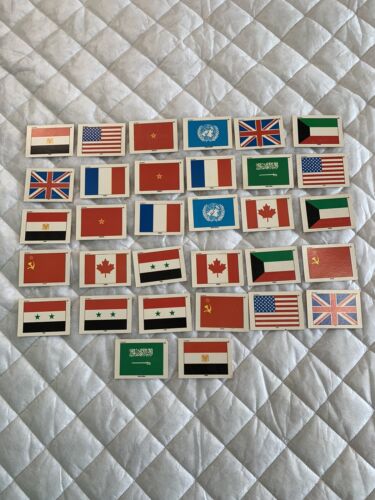 1991 Adesivo bandiera Topps Desert Storm carte puzzle vintage  lotto 36 carte! - Foto 1 di 12