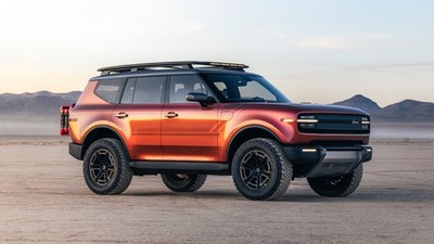 2028 Scout Traveler SUV | 24x36 inch POSTER | Concept design