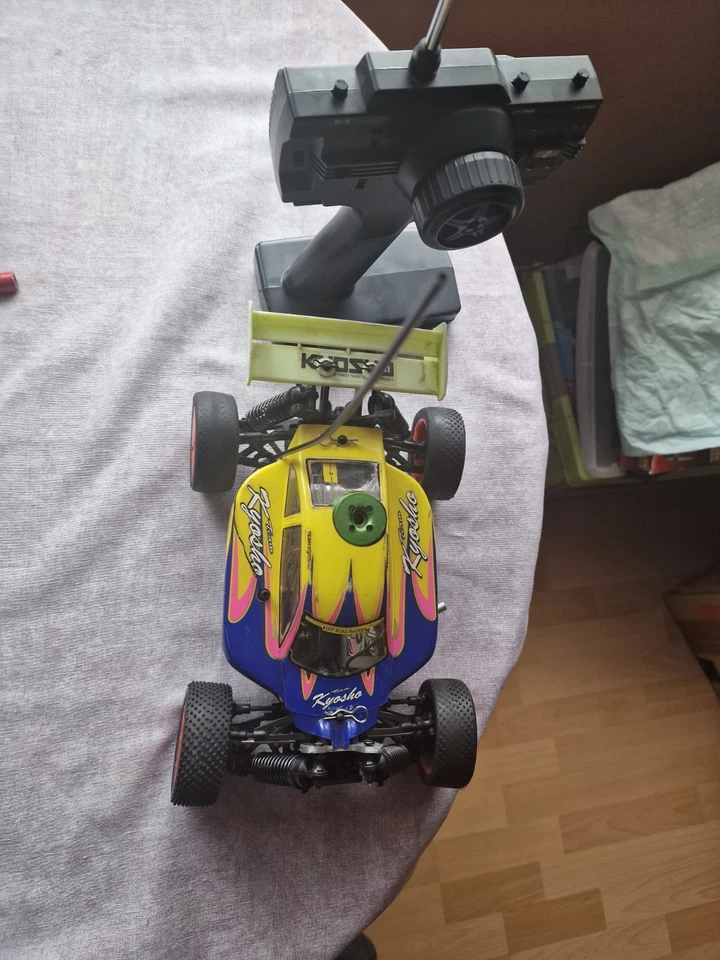 KYOSHO MINI INFERNO 4WD RC BUGGY 1/18 - Bild 3 von 4