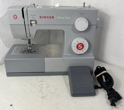 Singer 4423 Heavy Duty Sewing Machine Grey Modern Works Great Recent Cleaning