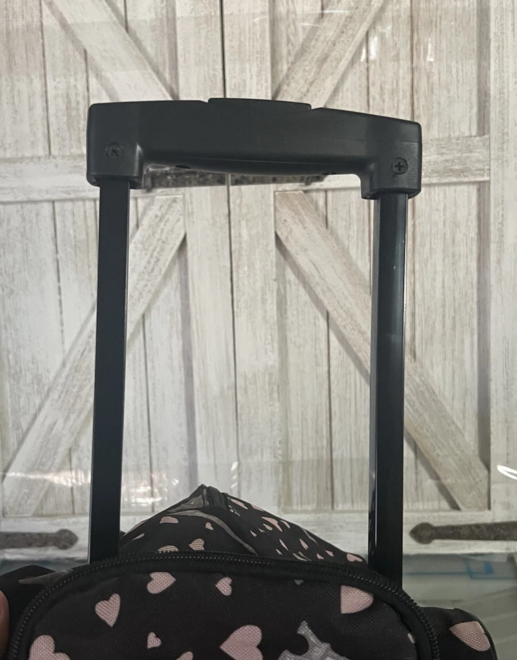 Bolso de Lona Betsey Johnson Chic Parisino Rodante - Corazones y Torres Eiffel Foto 4 de 4