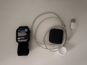 Apple Watch Series 5 44mm Akku 81%