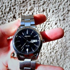 Seiko Solar V158-0AB0 JDM – 39mm Black Dial Kanji Day-Date | Solar Quartz | Stai