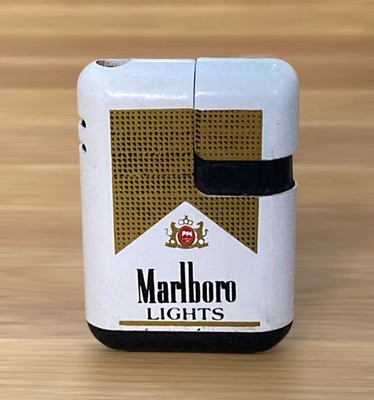 Marlboro Lights Pocket Lighter Promo White Gold Pack Untested Deco & Parts Only