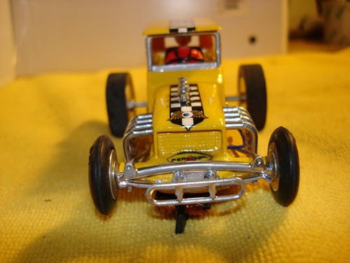 Vintage #39 "TBone Dave" dirt Midget Racer 1/24 slot car offered by MTH - Picture 10 of 12