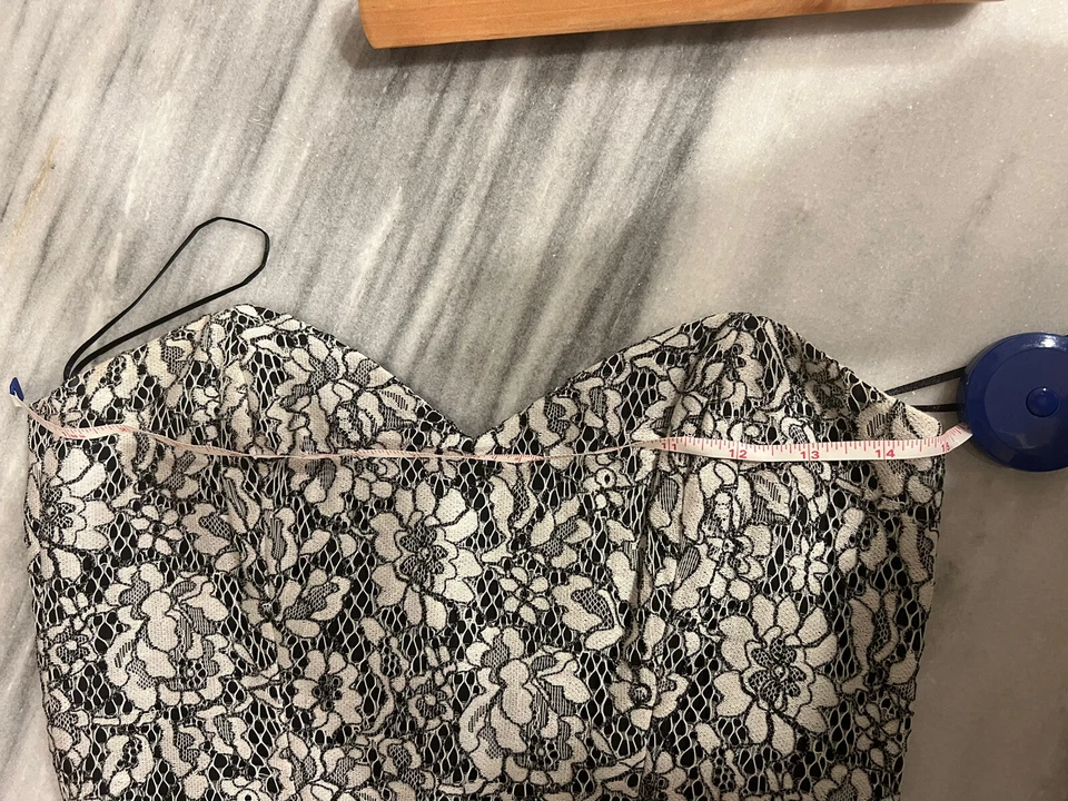 Mono Parker Cay de encaje negro blanco novia calado pequeño S Foto 4 de 4