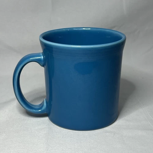 tom & jerry RING COFFEE MUG peacock blue FIESTA 10 OZ. NEW