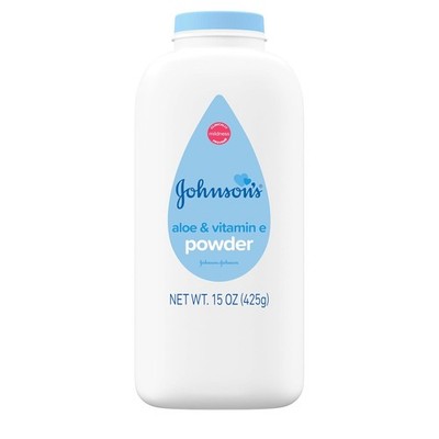 Johnson's Baby Powder with Naturally Derived Cornstarch, Aloe & Vitamin E for De