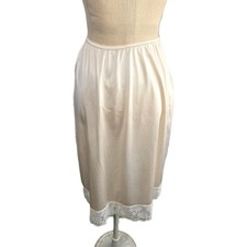JCPenney Fantasia Vtg Beige Half Slip Lace Trim Size M USA Grannycore Lingerie