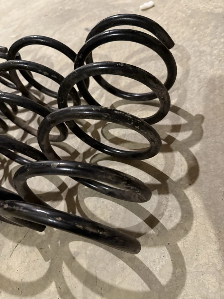 Molas helicoidais de suspensão BMW E9 3.0cs, 3.0csi, 2800cs - Imagem 3 de 3