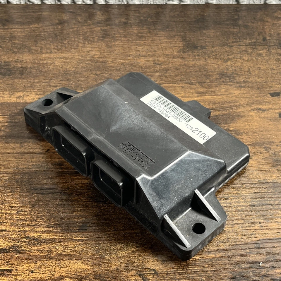 TRIUMPH DAYTONA 600 ECU UNIDADE DE CONTROLE ELÉTRICO CAIXA PRETA COMO MOSTRADO 2003 - Imagem 2 de 4