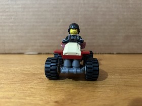 LEGO 7473 Dino Attack Street Sprinter vs Mutant Lizard Near Complete!