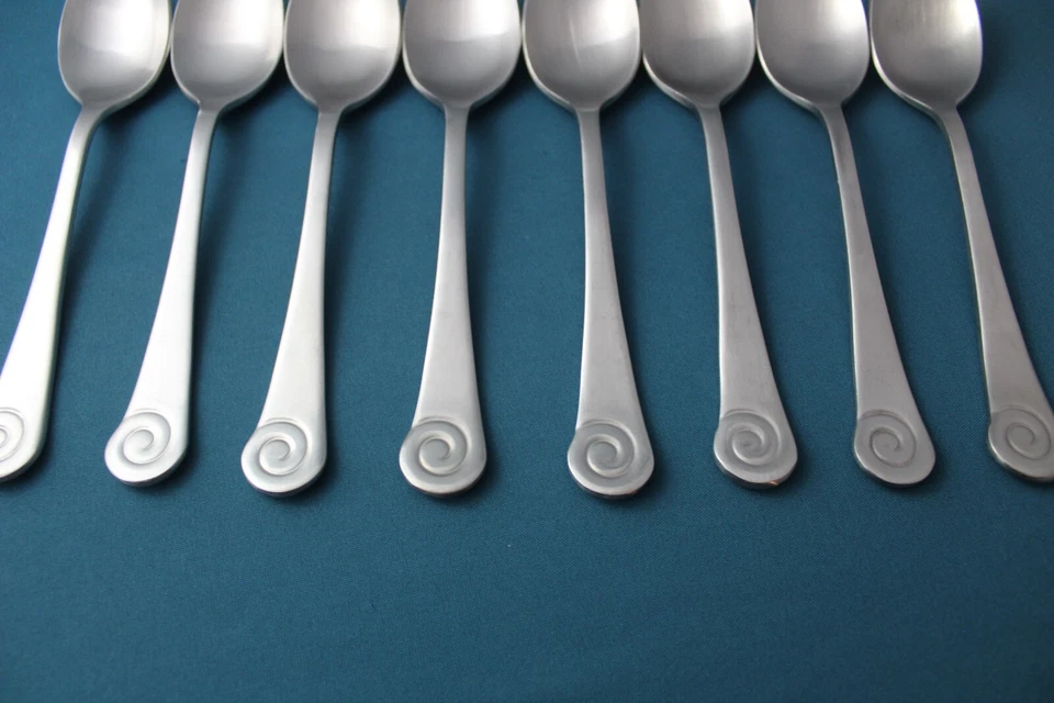 8 Place Oval Soup Spoons Robert Welch AMMONITE SATIN 18/10 China 7 5/8" - Image 2 of 4