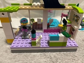 LEGO FRIENDS: Heartlake Surf Shop (41315) complete used no instructions
