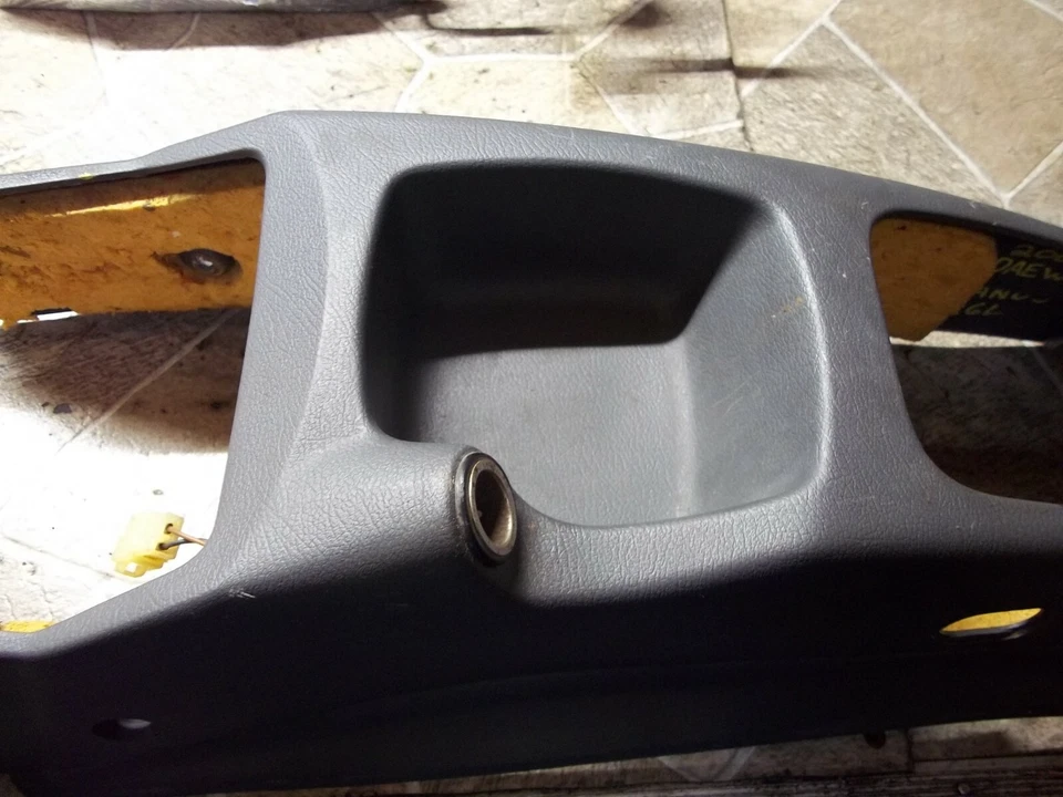 1998-2002 DAEWOO LANOS FRONT FLOOR CENTER CONSOLE SHIFTER BEZEL TRIM OEM - Image 4 of 4