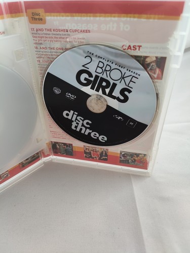 2 Broke Girls : Season 1 | Includes TV Sampler (DVD, 2011) - Australian Release - Picture 3 of 4