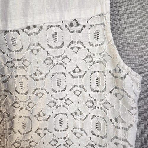 Liz Claiborne Sleeveless Blouse Women's Large White Lace Back Tucking Button Up - Picture 5 of 10