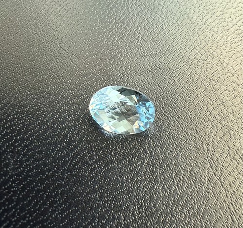 Blautopas Edelstein Schmuckstein Sammlerstein 2,10ct Behandelt Facettiert Rund Blautopas Edelstein Schmuckstein Sammlerstein 2,10ct Behandelt Facettiert Rund