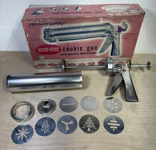 Vintage Wear-Ever Quick Trigger Cookie Gun Pastry Decorator in Original Box