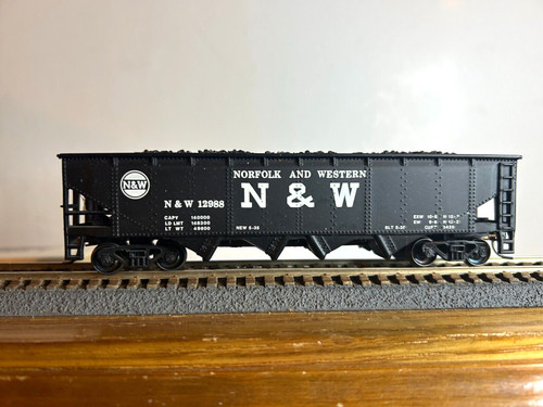 BACHMANN/Plata #????  Coche tolva N.& W. 4 bahías #12988 con Kadees H.O. 1:87 | Zustand: Used