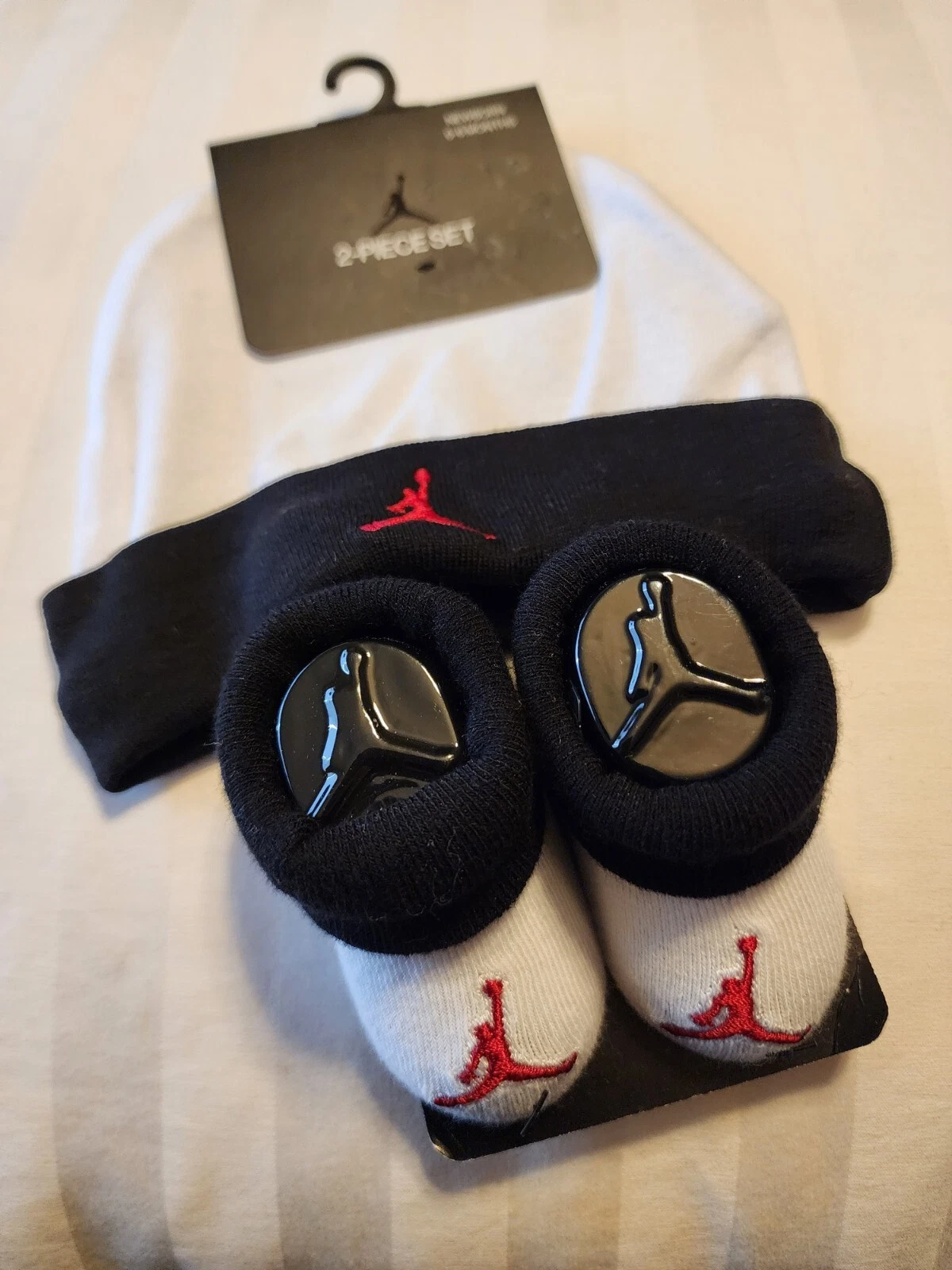 NIKE AIR JORDAN newborn baby 0-6 M, beanie & socks, hat & booties 2 pc set, NEW