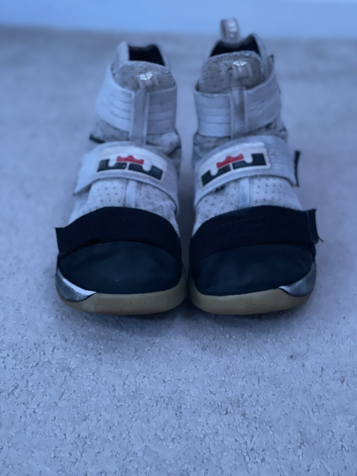 Nike Zoom LeBron Soldier 10 Black Toe 