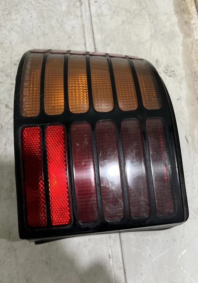 HYUNDAI SCOUPE 1990-1994 ORIGINAL OEM LUZ TRASERA IZQUIERDA LUZ TRASERA DEL LADO DEL CONDUCTOR Foto 3 de 4