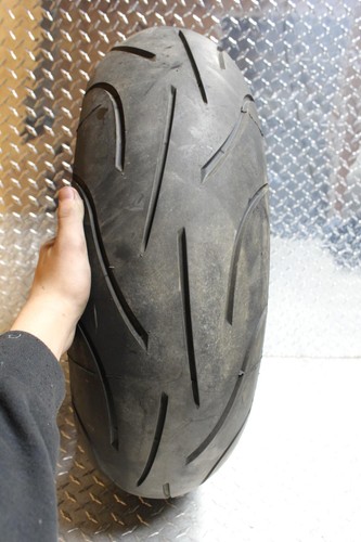 97-03 honda cbr1100xx OEM REAR BACK WHEEL RIM 42650-MAT-010 - Picture 6 of 12