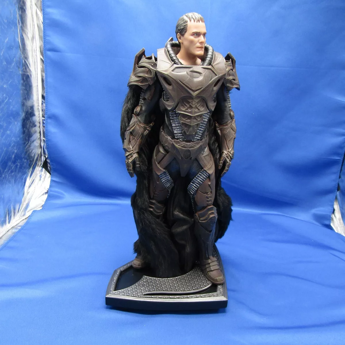 Superman Man of Steel Movie 1:6 Scale Iconic Statue