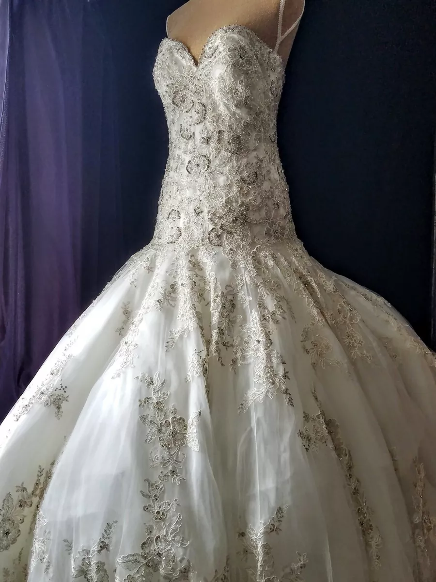 Wedding Dress Allure Couture Floor Sample C301 SZ 12 1250