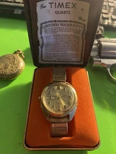 Vintage Men’s Timex Q Quartz Calendar  Wrist Watch In Case 