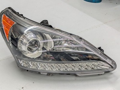 2011 2016 Hyundai Equus Front Right Headlight Assembly OEM 921013N030
