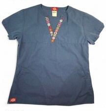 DICKIES FLORAL TRIM V-NECK BLUE SCRUB TOP, SIZE S, CHEST 37 IN, LENGTH 25 IN